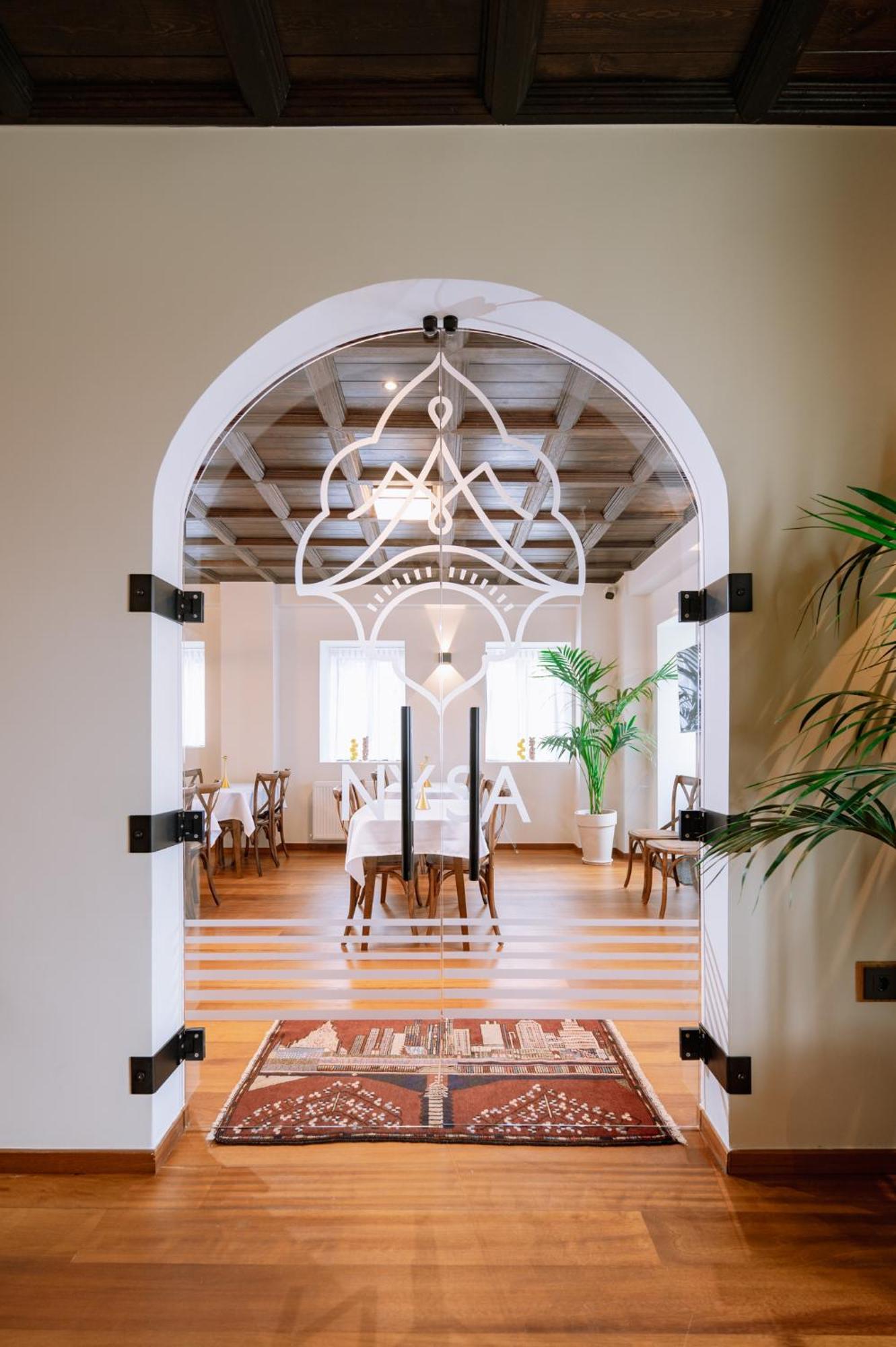 Νysa Hotel Mousthéni Екстериор снимка