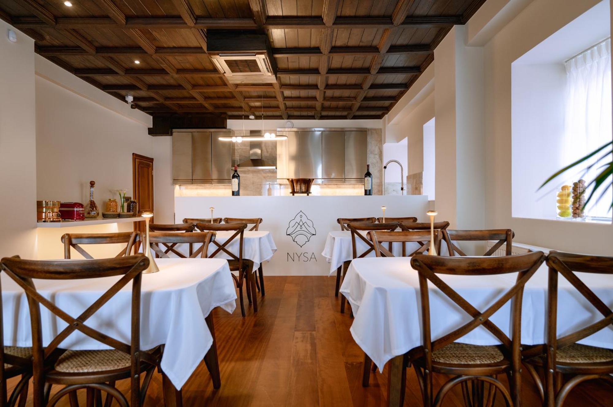 Νysa Hotel Mousthéni Екстериор снимка