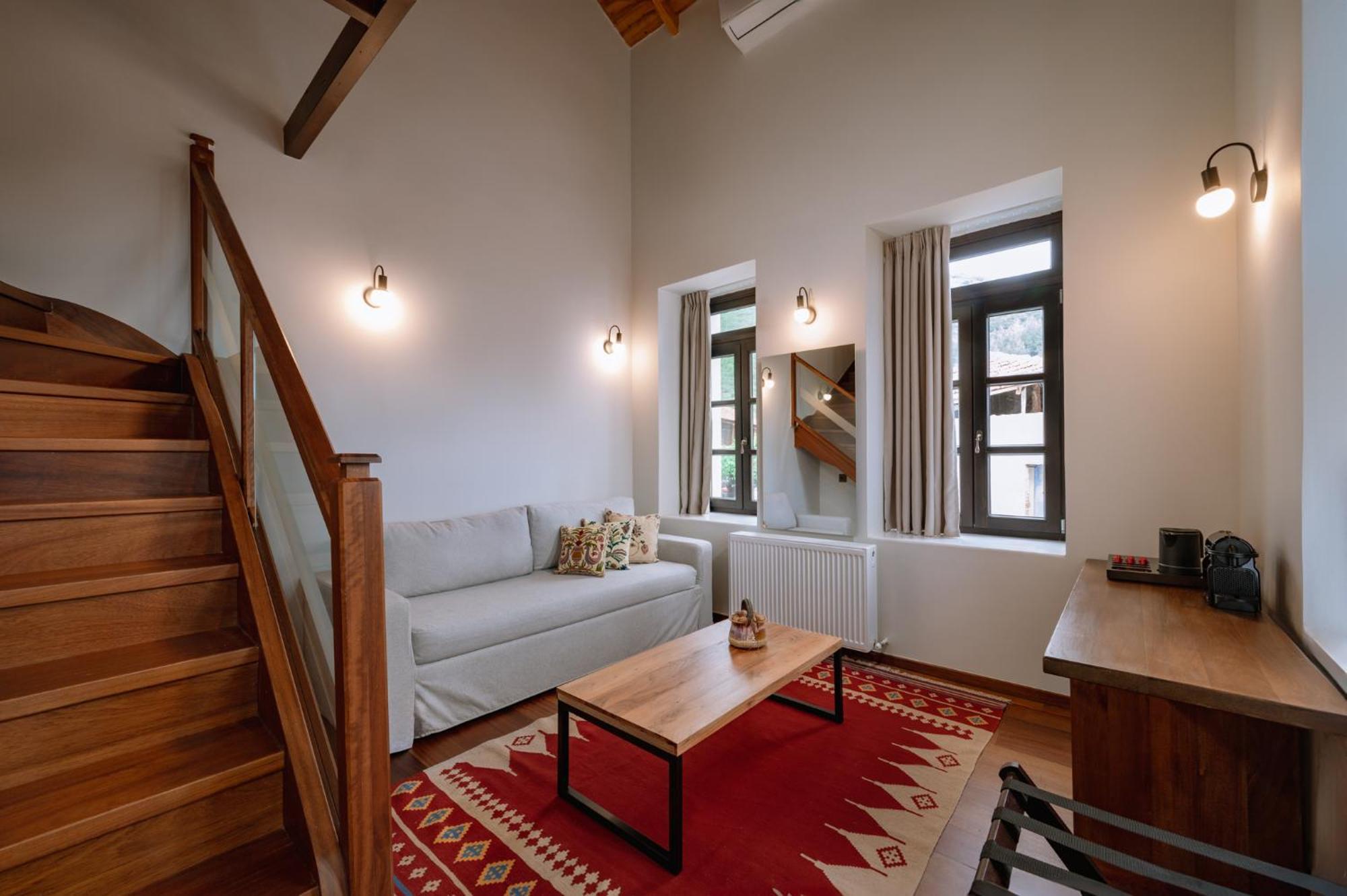 Νysa Hotel Mousthéni Екстериор снимка