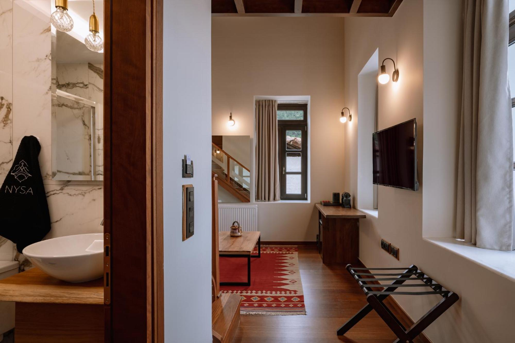Νysa Hotel Mousthéni Екстериор снимка
